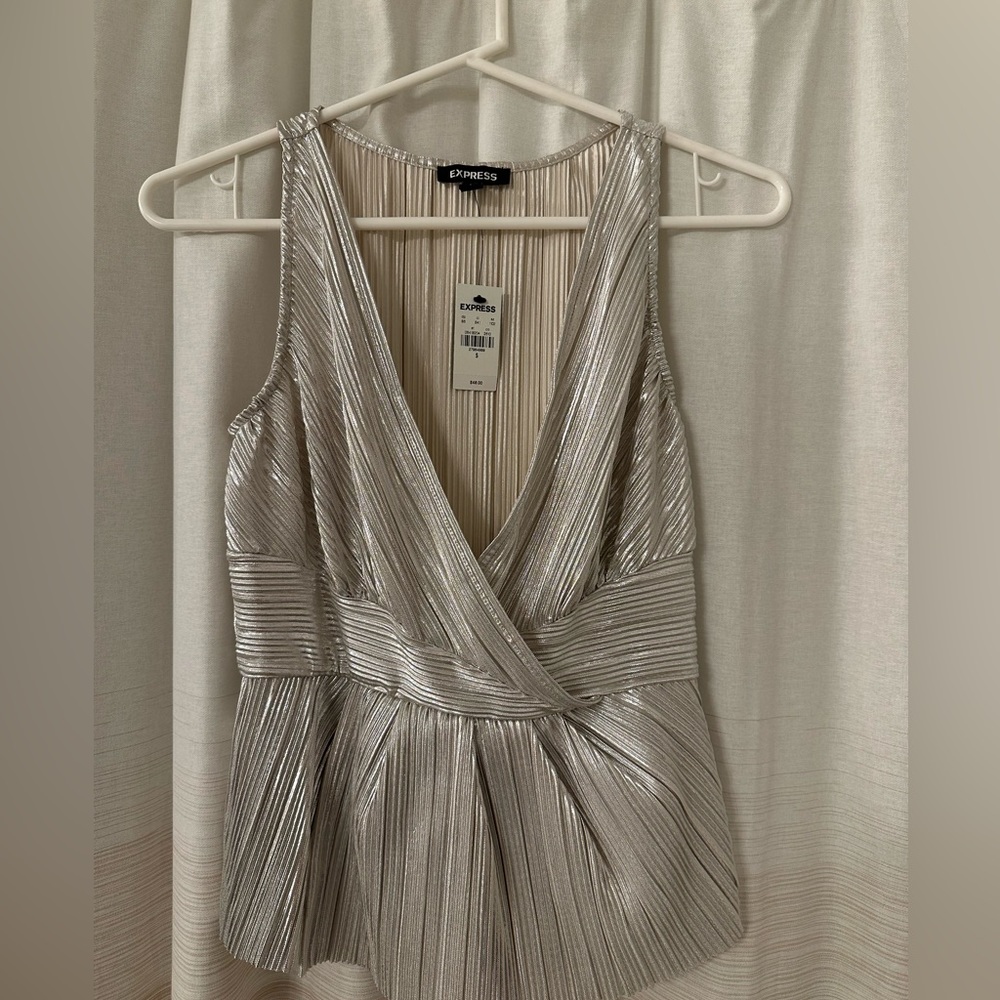 Silver Lightweight Sleeveless Shirt - never worn, size small (Express)